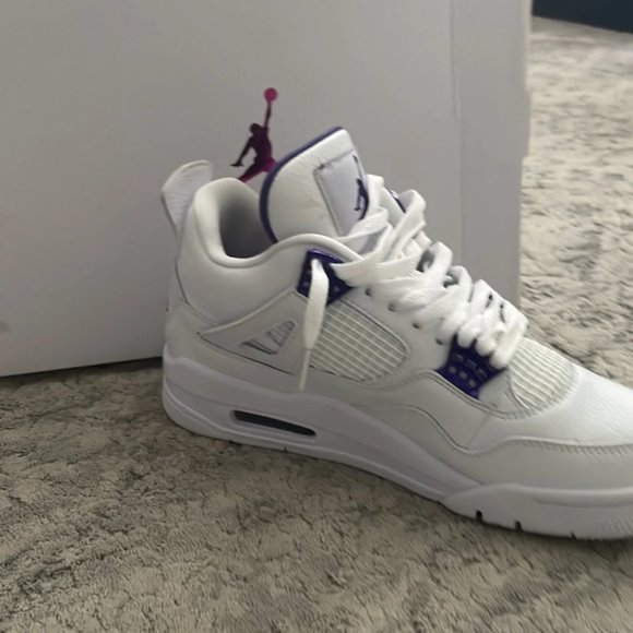 Jordan 4 metallic purple main image 5